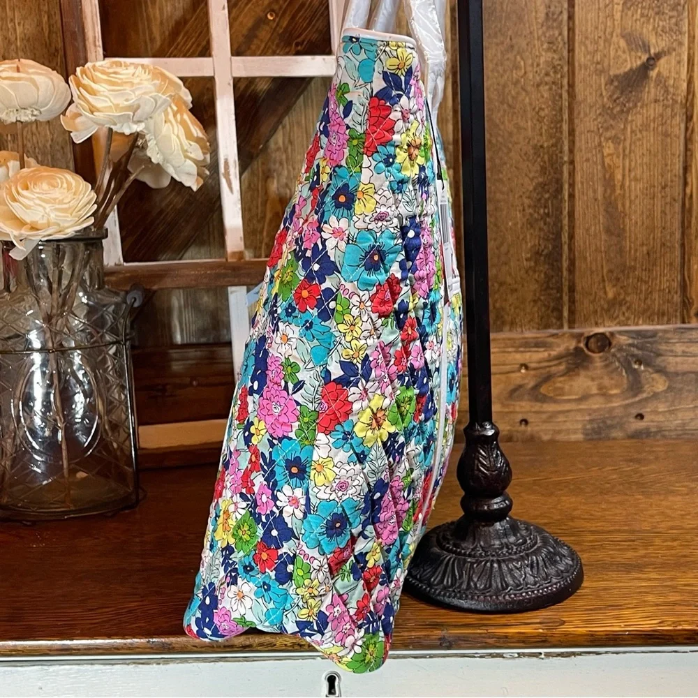 Vera Bradley Far Out Floral Large Vera Shoulder Bag Tote NWT New - Picture 5 of 12